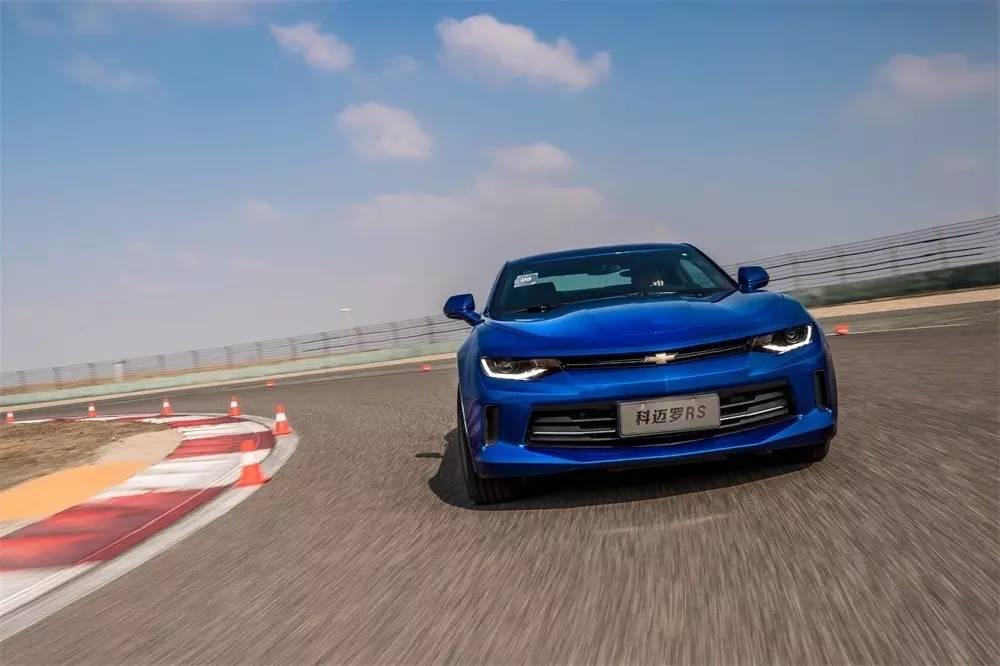 雪佛兰科迈罗rs漂移,雪佛兰科迈罗大黄蜂敞篷版漂移