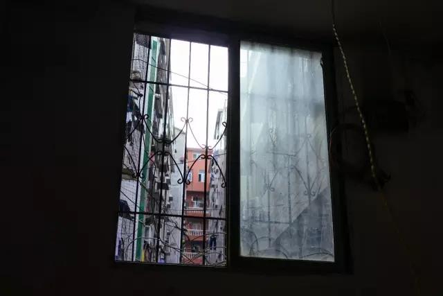 4万人住在距离光谷2公里外的小何西村，却从未对它说一声谢谢