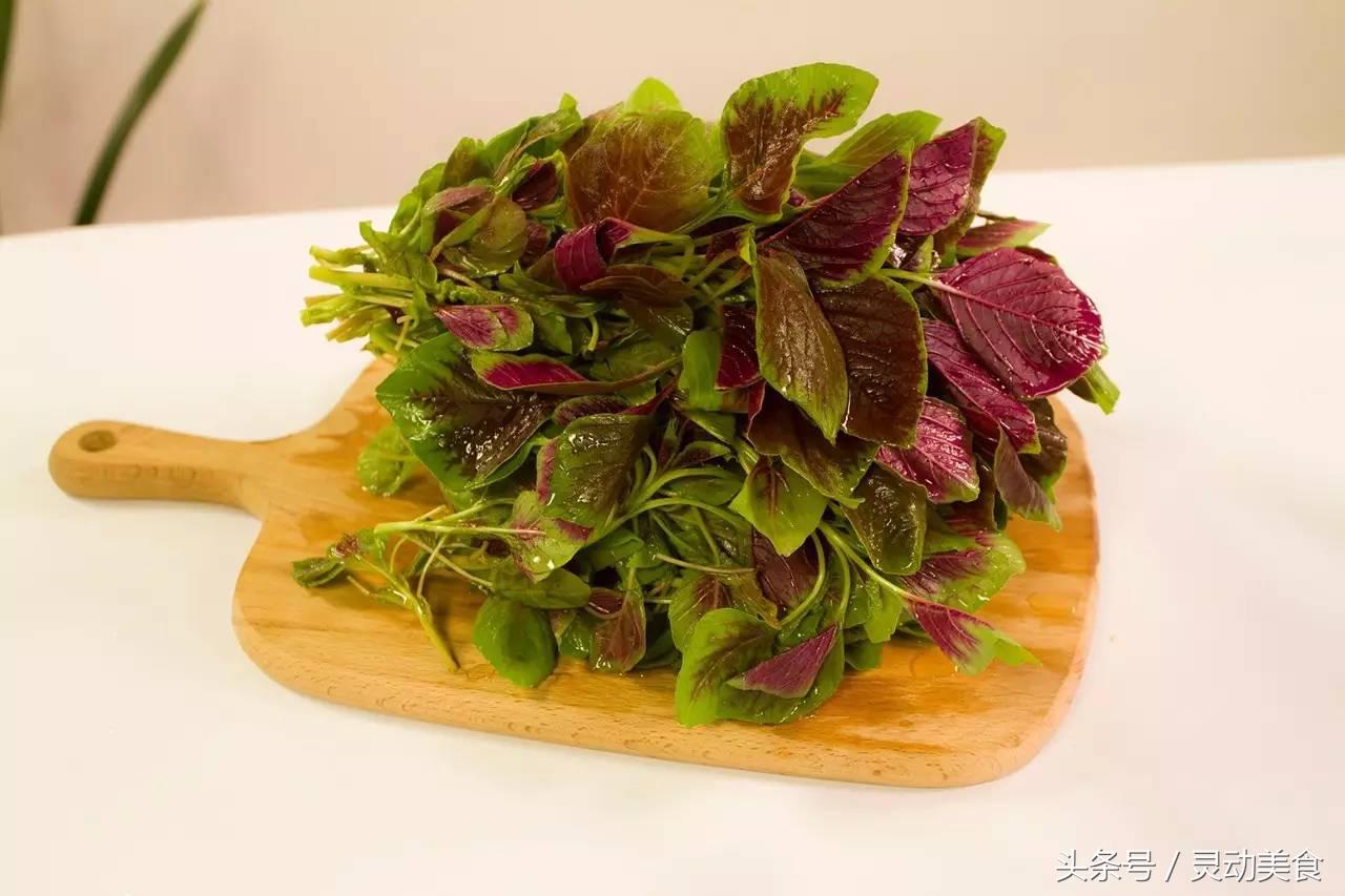 母亲节送康乃馨还是玫瑰,母亲节为什么要送康乃馨