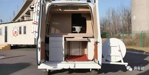 上汽大通v80长轴中顶自动挡房车,2019款大通v80豪哥自动挡房车