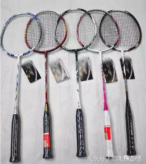 羽毛球拍挑选方法,如何选购羽毛球拍视频