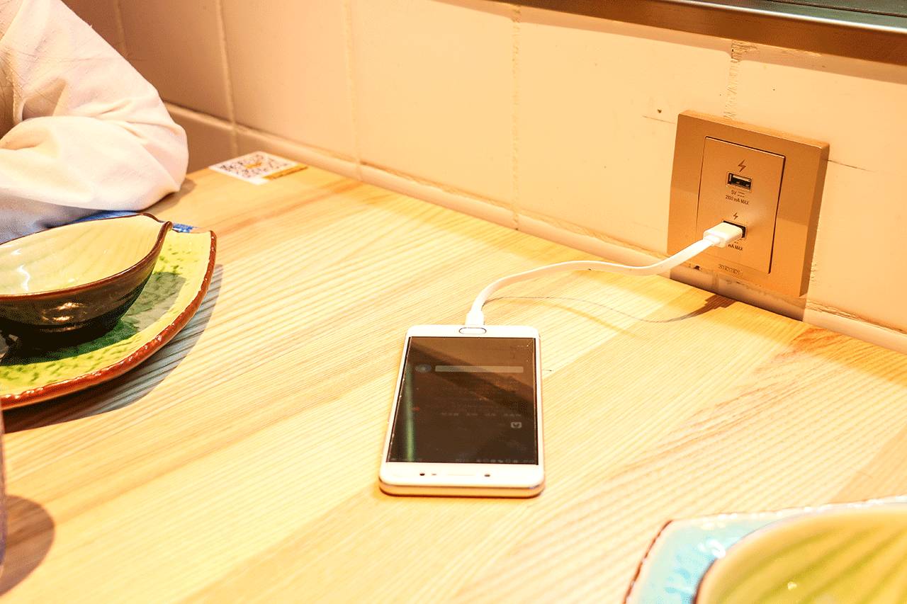 深圳一家有意思的烤鱼店,深圳第一家脆皮烤鱼