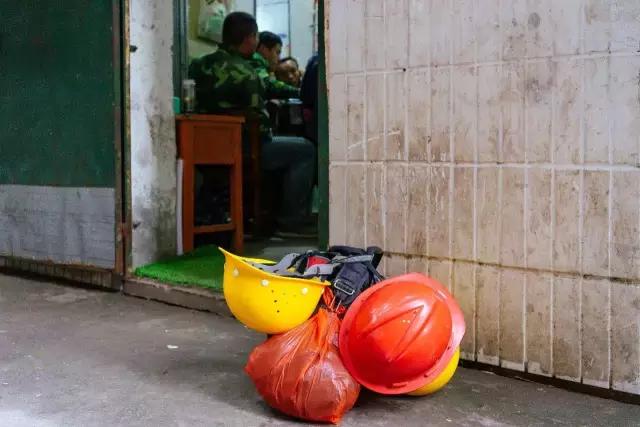 4万人住在距离光谷2公里外的小何西村，却从未对它说一声谢谢