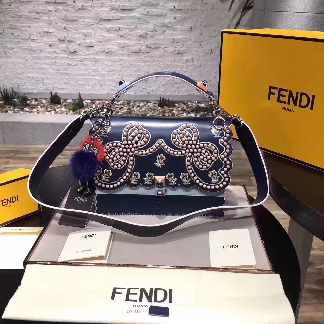 fendi包包大中小,fendi包经典款