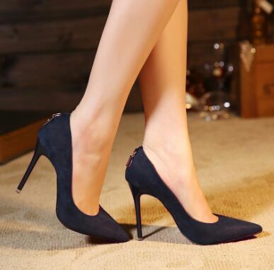 女生穿高跟鞋磨脚怎么办,高跟鞋后脚跟磨脚小妙招