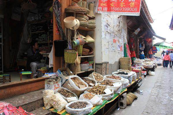 穷游云南1000元以内,穷游云南10天花费多少钱