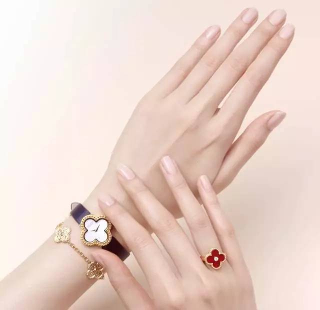 潘多拉手镯值得买吗,潘多拉手镯最新款