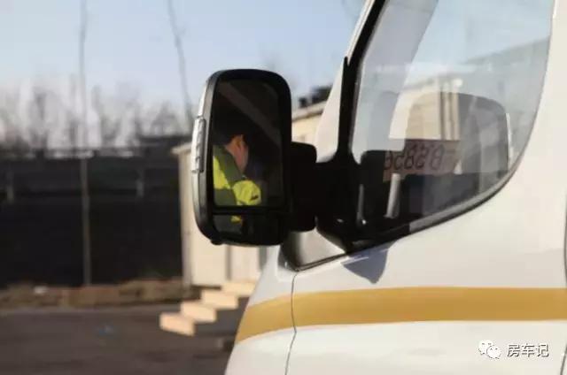 上汽大通v80长轴中顶自动挡房车,2019款大通v80豪哥自动挡房车