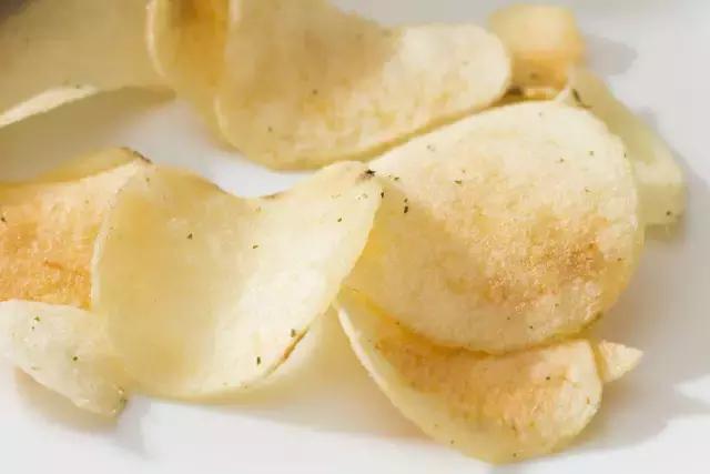 十款全球公认的爆款零食,40款零食测评胖了10斤的含泪推荐