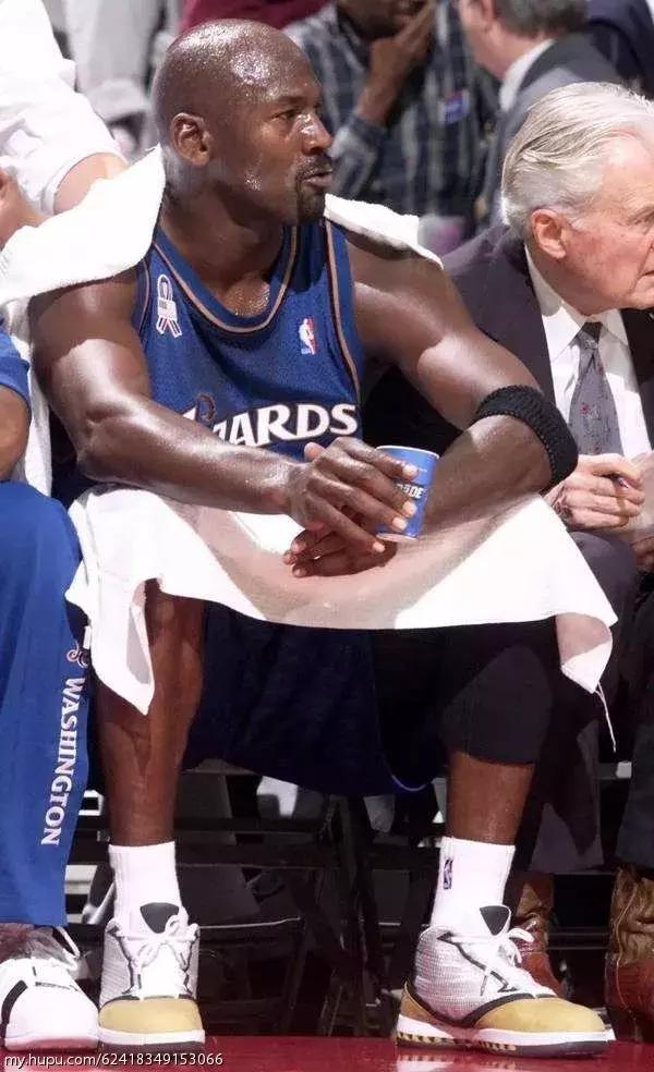 airjordan白红蓝的一款鞋,airjordan16上脚