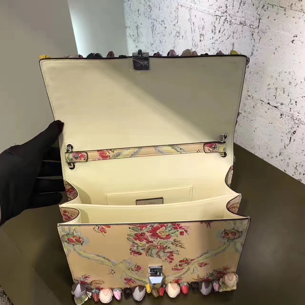 fendi包包大中小,fendi包经典款