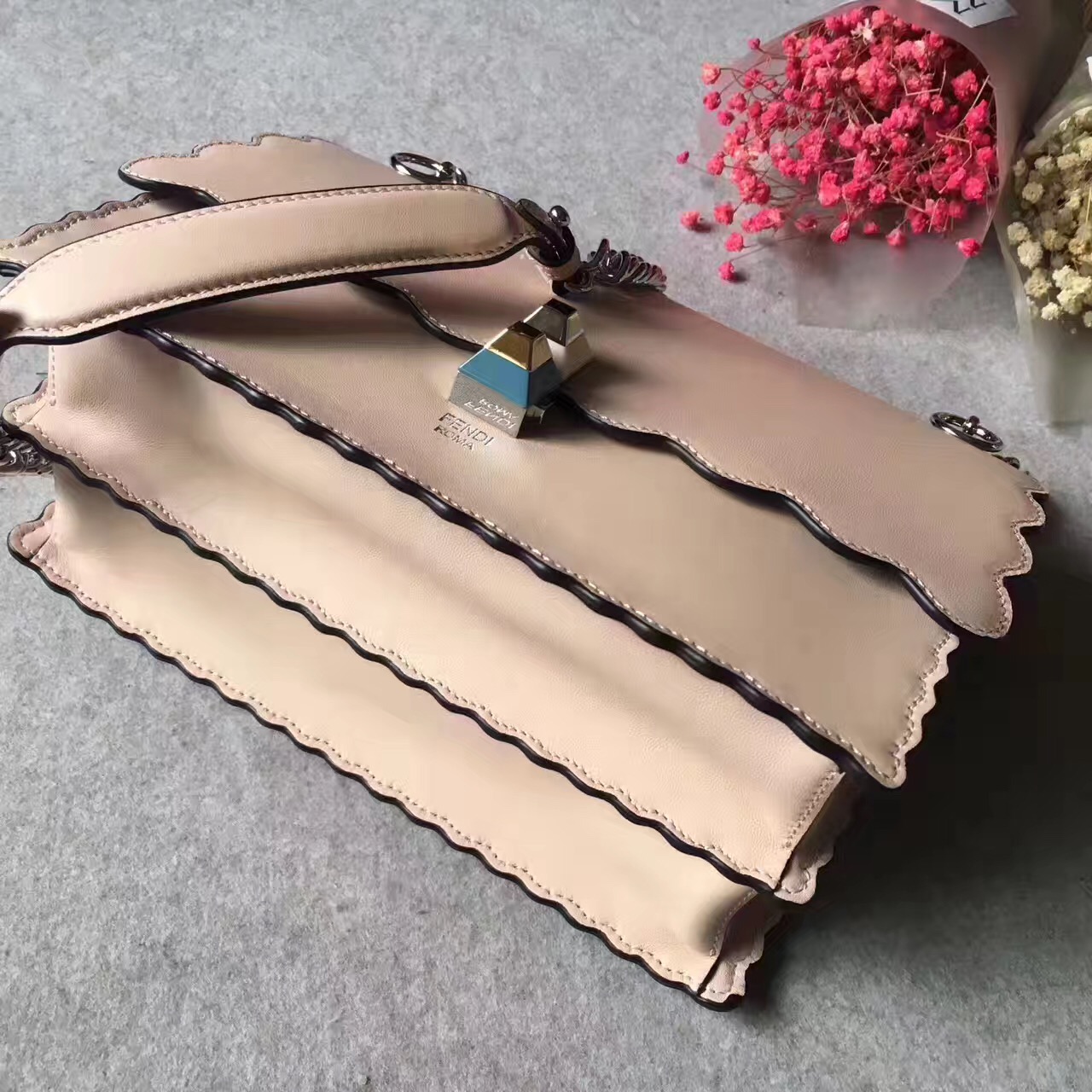 fendi包包大中小,fendi包经典款