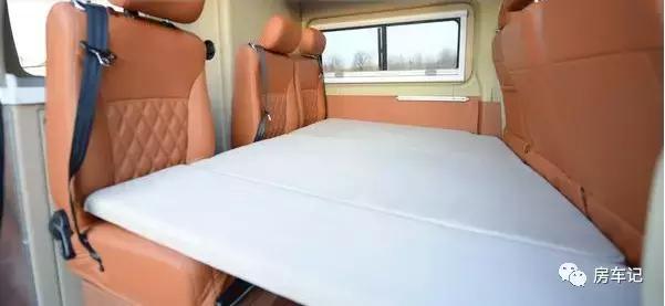 上汽大通v80长轴中顶自动挡房车,2019款大通v80豪哥自动挡房车