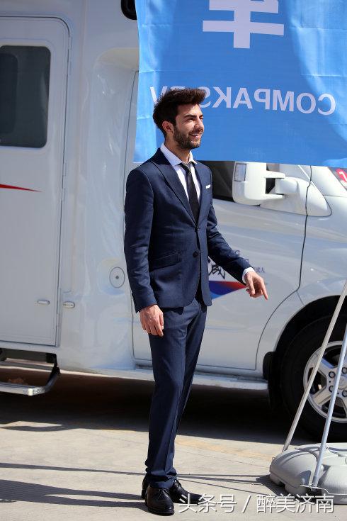 实拍：被俄罗斯美女帅哥酷爱的中国房车是什么样子