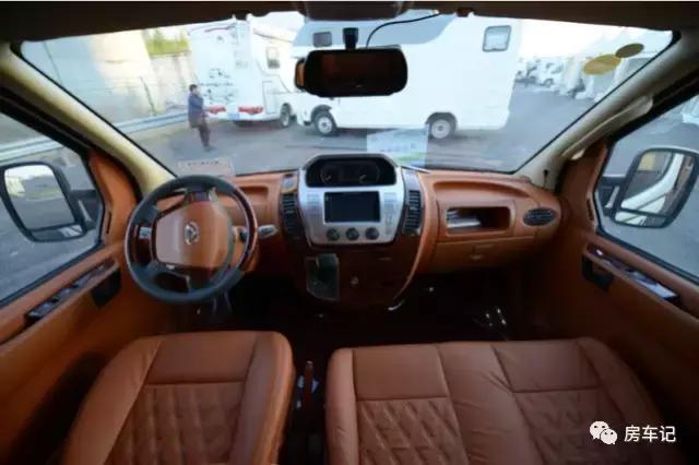 上汽大通v80长轴中顶自动挡房车,2019款大通v80豪哥自动挡房车