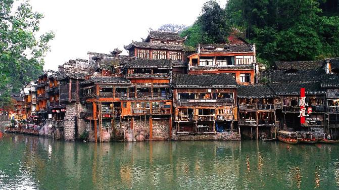 初夏最美,初夏的凤凰古城