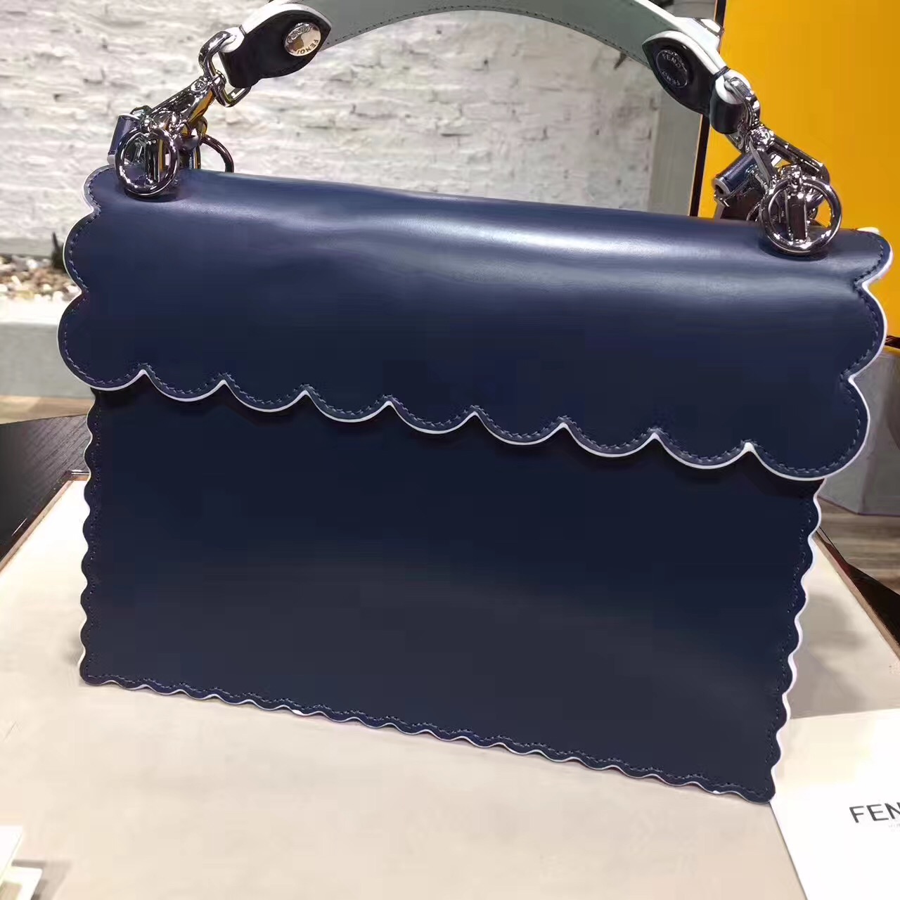 fendi包包大中小,fendi包经典款