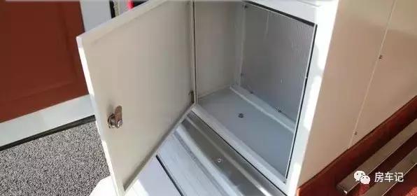 上汽大通v80长轴中顶自动挡房车,2019款大通v80豪哥自动挡房车