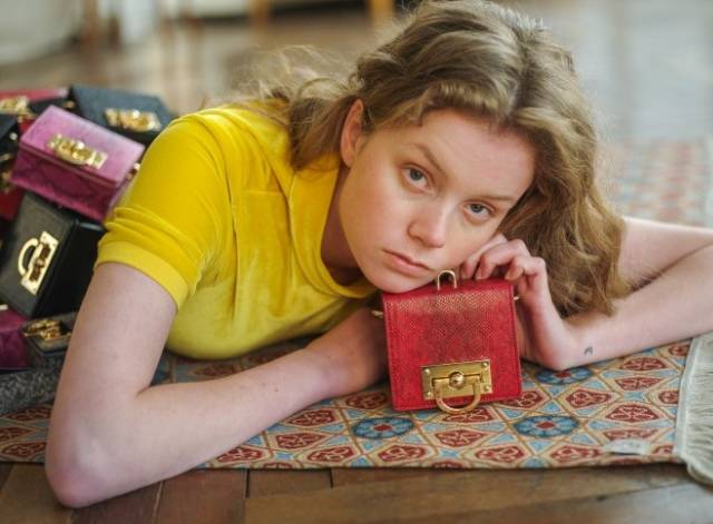 时髦又轻盈特别合适夏天的包包,告别土气包包