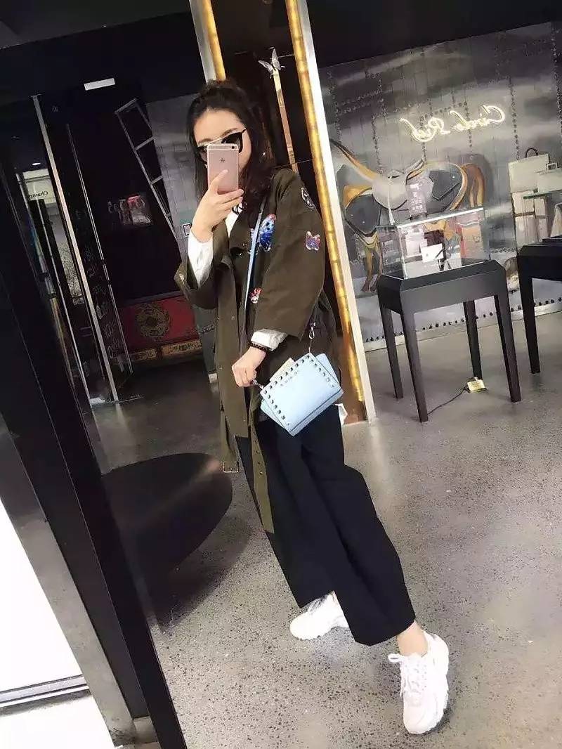 时髦又轻盈特别合适夏天的包包,告别土气包包