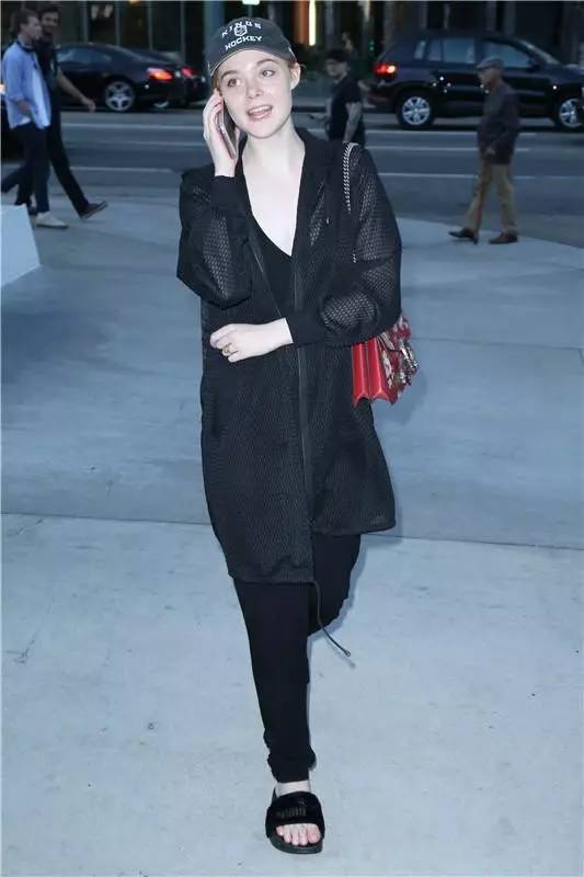 便宜又好看的潮鞋拖鞋,今年最潮的鞋夏季拖鞋