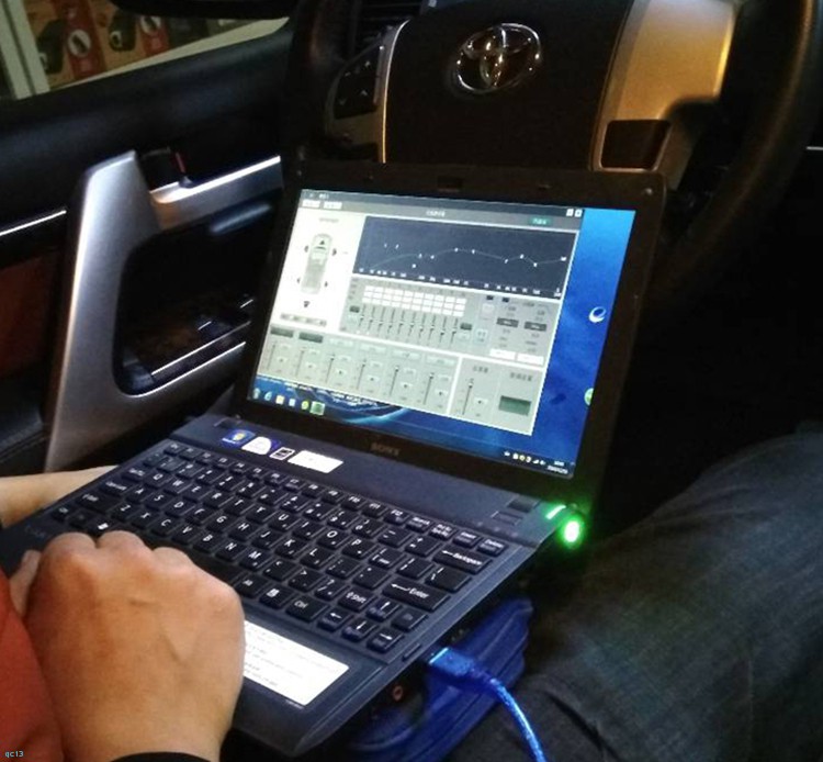 沈阳易阳汽车音响：丰田兰德酷路泽升级8音度DSP，感受极致音质效果！