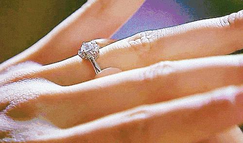 衢州剁手*党**们的购物狂欢节来了！低至1折！更多惊喜等你来发现！