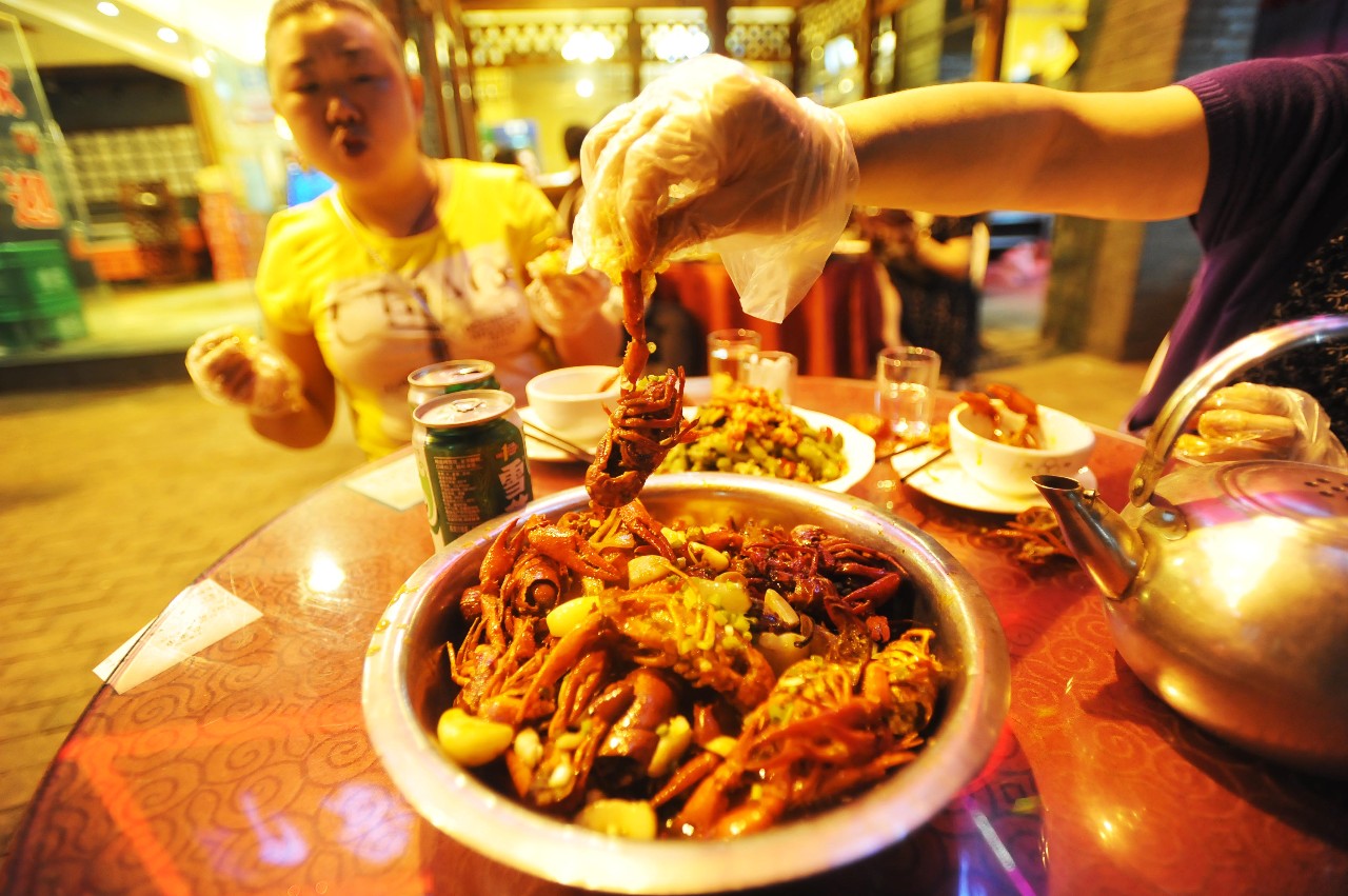 你们在北京创业，我们在武汉吃虾