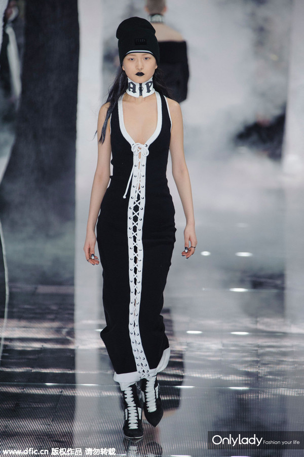 蕾哈娜上综艺节目,蕾哈娜爆单