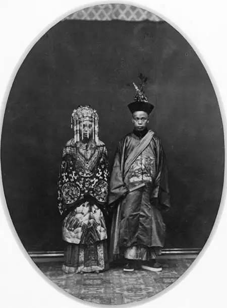 中国各年代婚纱照,夫妻看看多年前的婚纱照