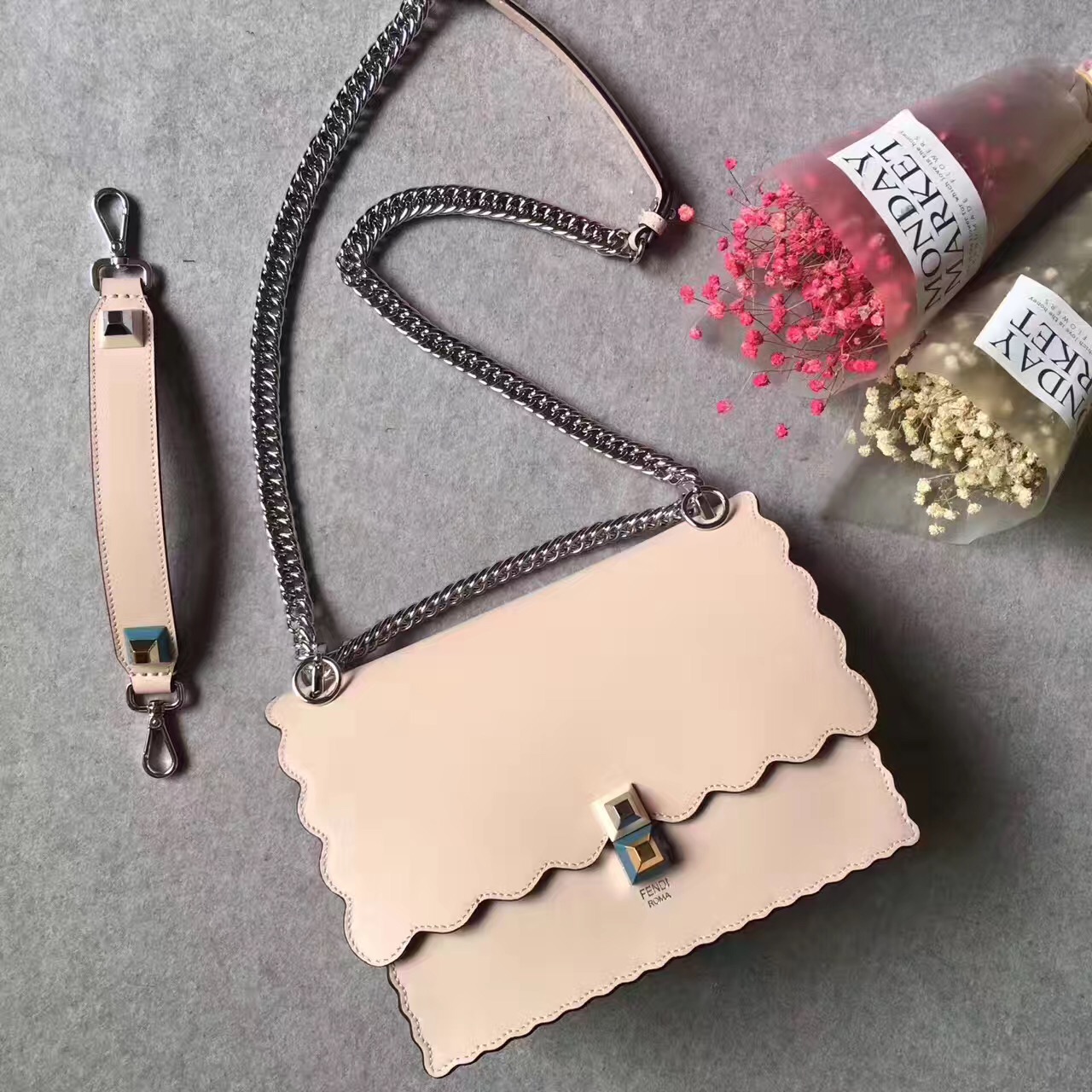 fendi包包大中小,fendi包经典款