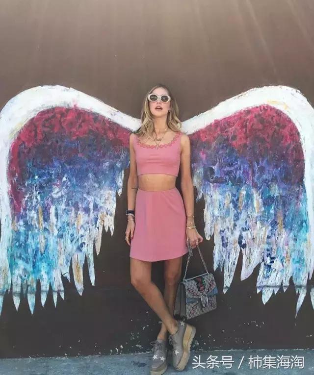 撞衫不可怕搭配有新意就能够,撞衫并不可怕撞衫才尴尬