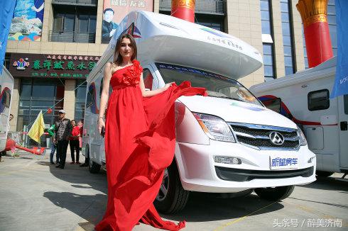 实拍：被俄罗斯美女帅哥酷爱的中国房车是什么样子