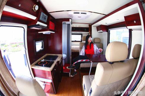 实拍：被俄罗斯美女帅哥酷爱的中国房车是什么样子