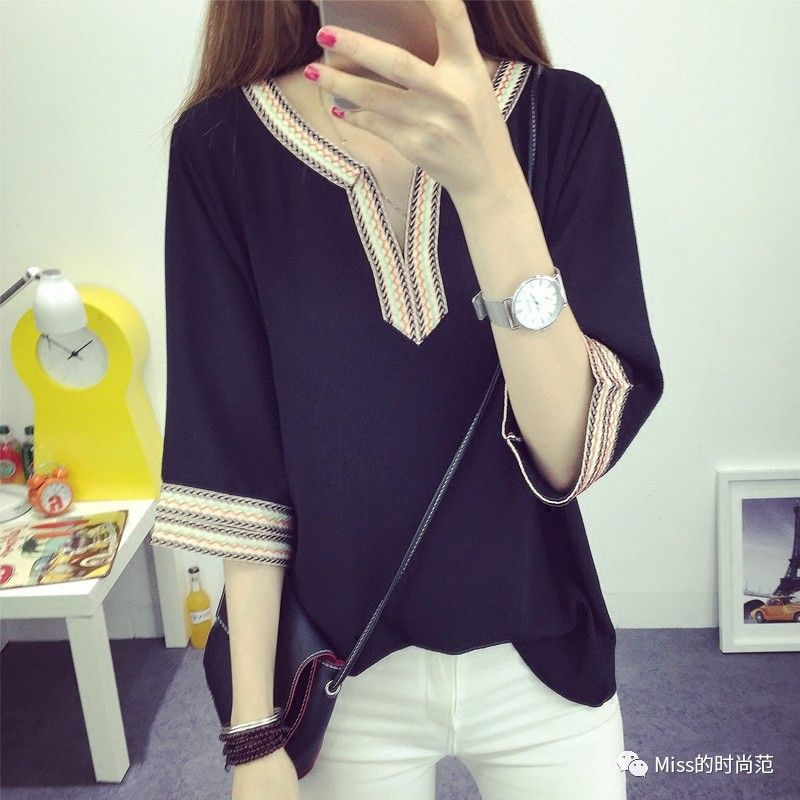 v领上衣时尚显瘦正肩遮肉款,显瘦又清凉