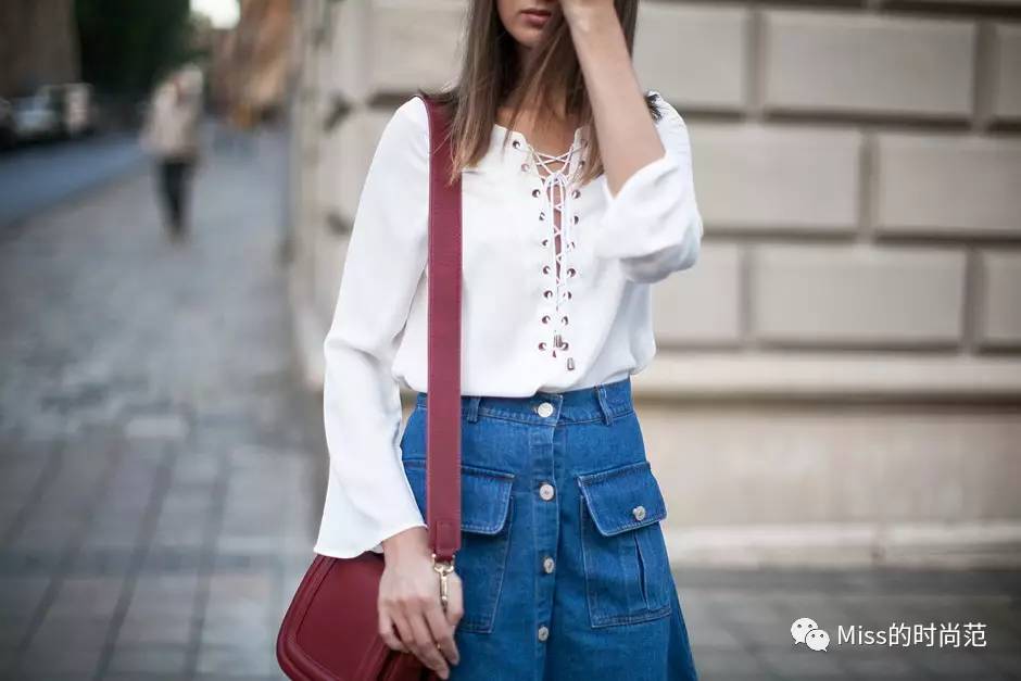 v领上衣时尚显瘦正肩遮肉款,显瘦又清凉