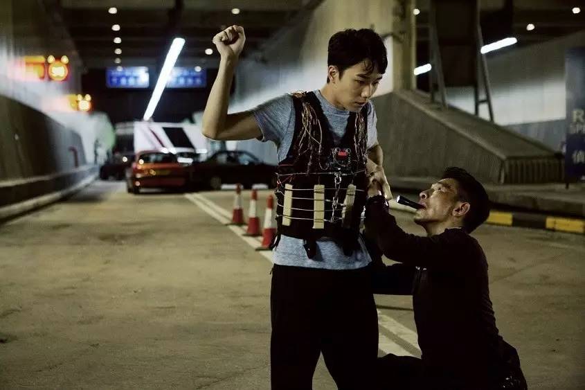 刘德华炸隧道电影,刘德华爆破行家戴的卡西欧