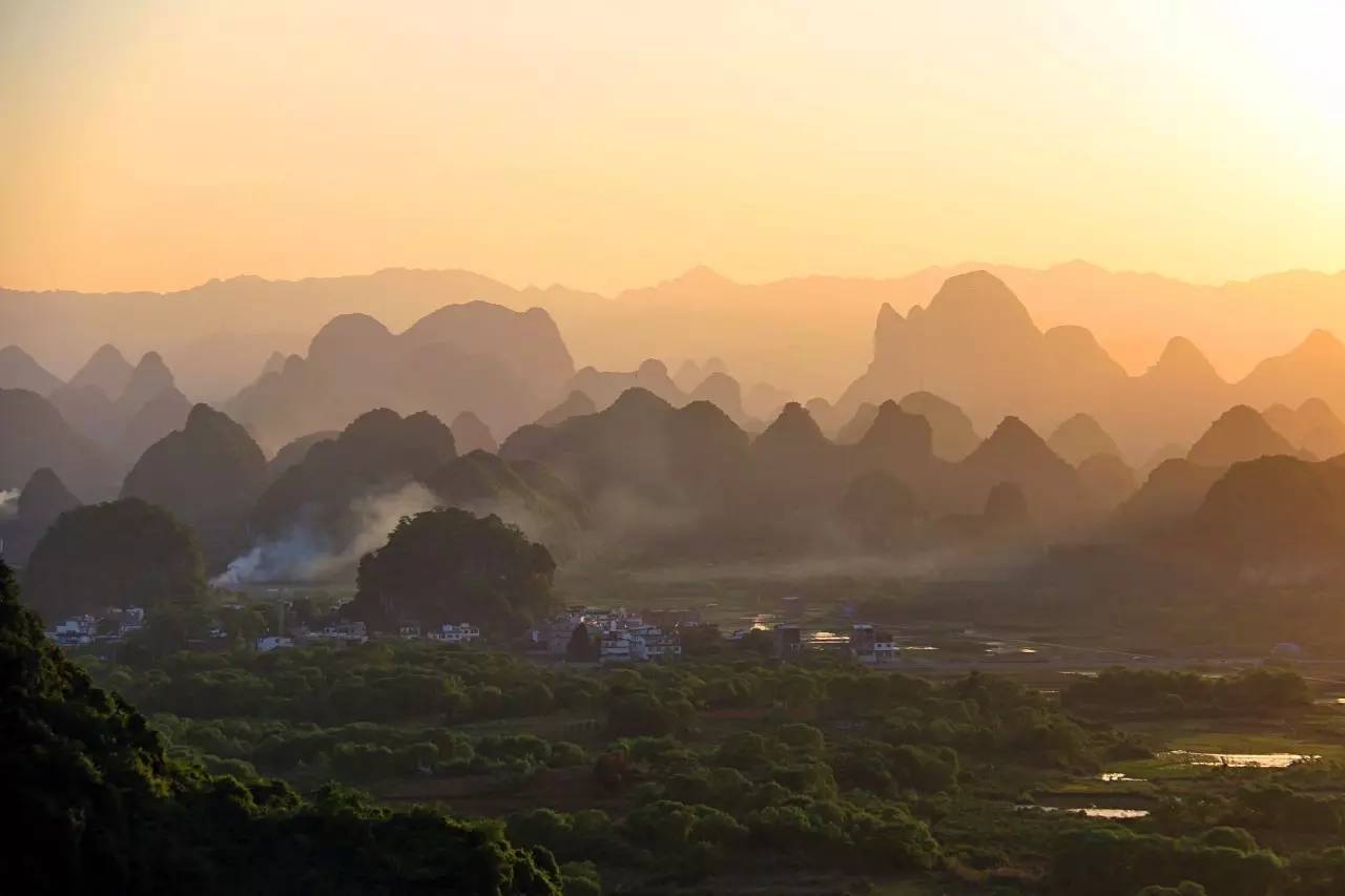 元宝山下，山水云间，悠悠闲云时光，恰好那时我也在