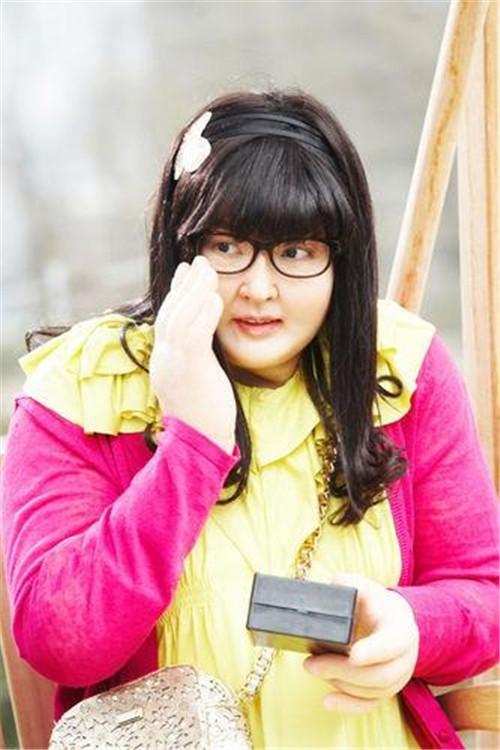 胖妹妹穿什么衣服好看 (胖妹妹合适穿什么衣服)