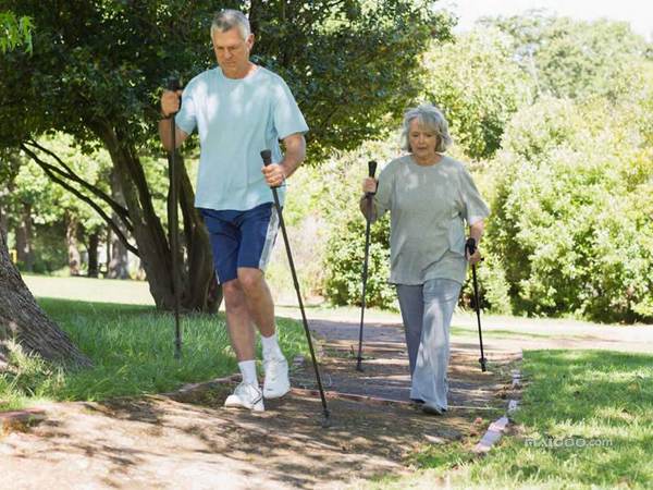 母亲节好礼软底透气妈妈健步鞋,母亲节送妈妈一双舒服鞋