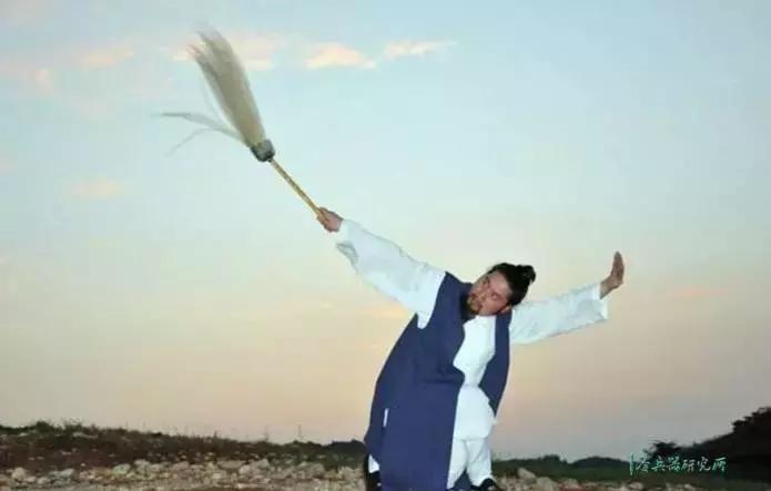 拂尘打苍蝇好用吗,拂尘作为法器的功能