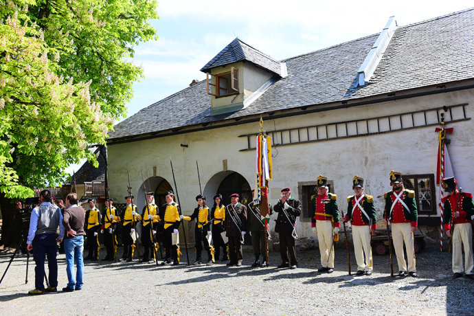 慢行克恩顿，浪回中世纪