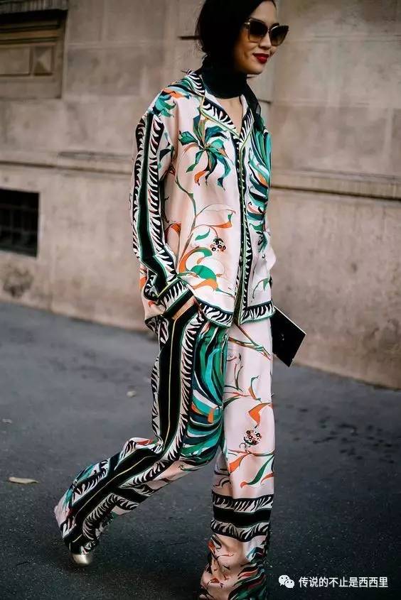 欢乐颂里面的红色外套,欢乐颂礼盒装