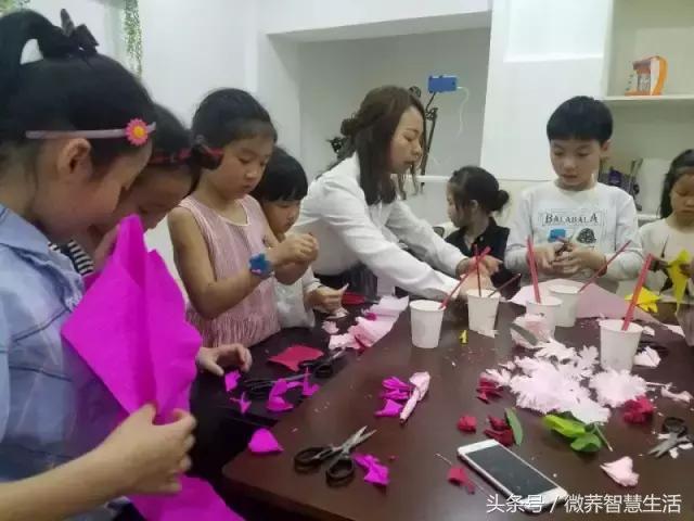 感恩母亲手工康乃馨,母亲节送妈妈什么礼物康乃馨手工