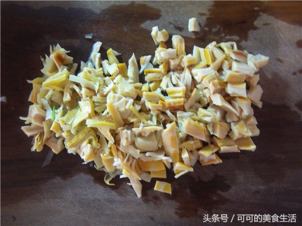 羊尾笋干拌香干：一道清爽凉拌菜，高纤维补钙，瘦身没商量