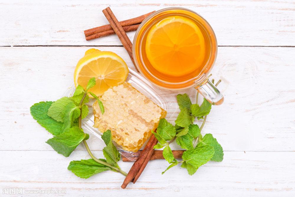 夏天清凉解暑的柠檬水怎么做,夏日清凉又解渴的柠檬水无红糖