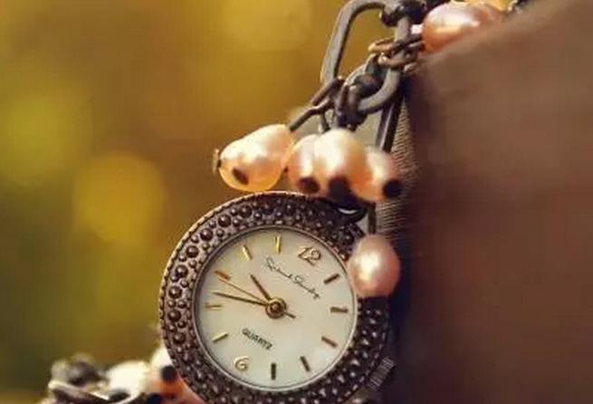 她有故事我有酒完全版文案,我有故事你有酒吗dj完全版