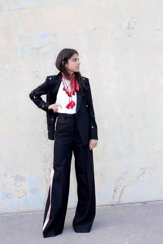 西装+T恤=时髦帅气又有女人味