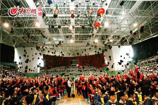 放飞梦想毕业典礼完全视频,万杰朝阳学校2018毕业季