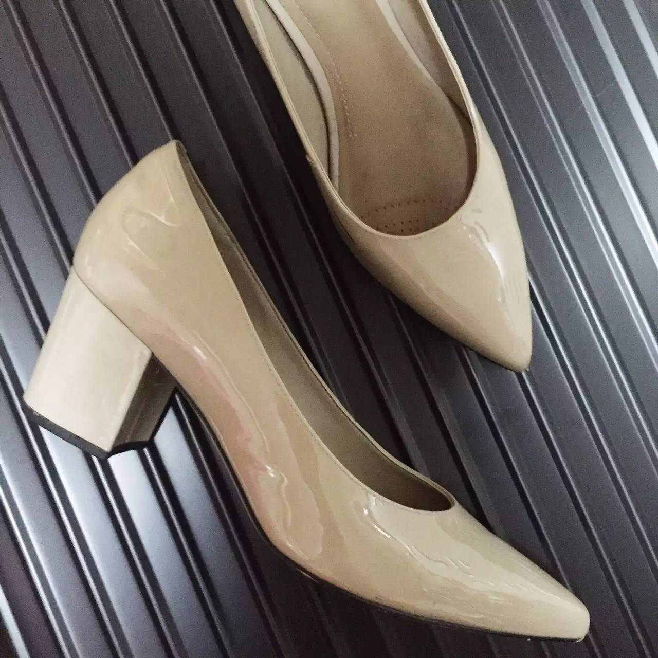 时尚尖头鞋让你变美丽,最迷人的小尖头鞋